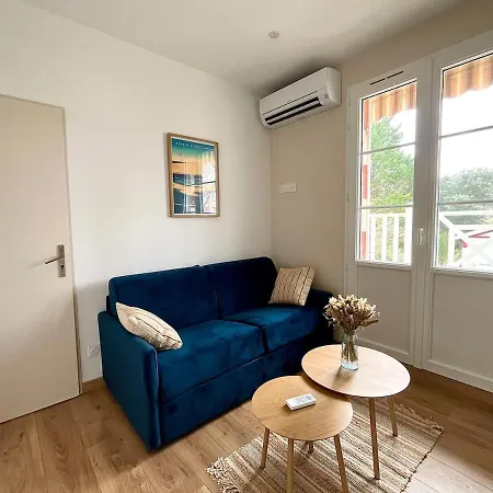 2 Pieces Avec Terrasse Apartment